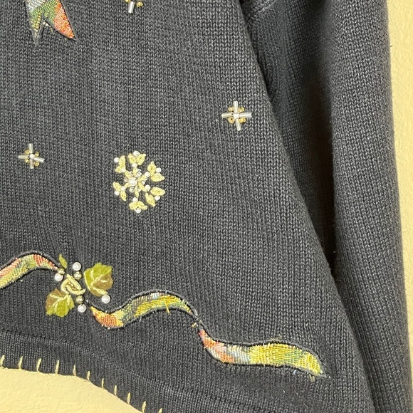 Victoria Jones Vintage Beaded Embroidered Christmas Wreath Sweater; Size L - Picture 4 of 8